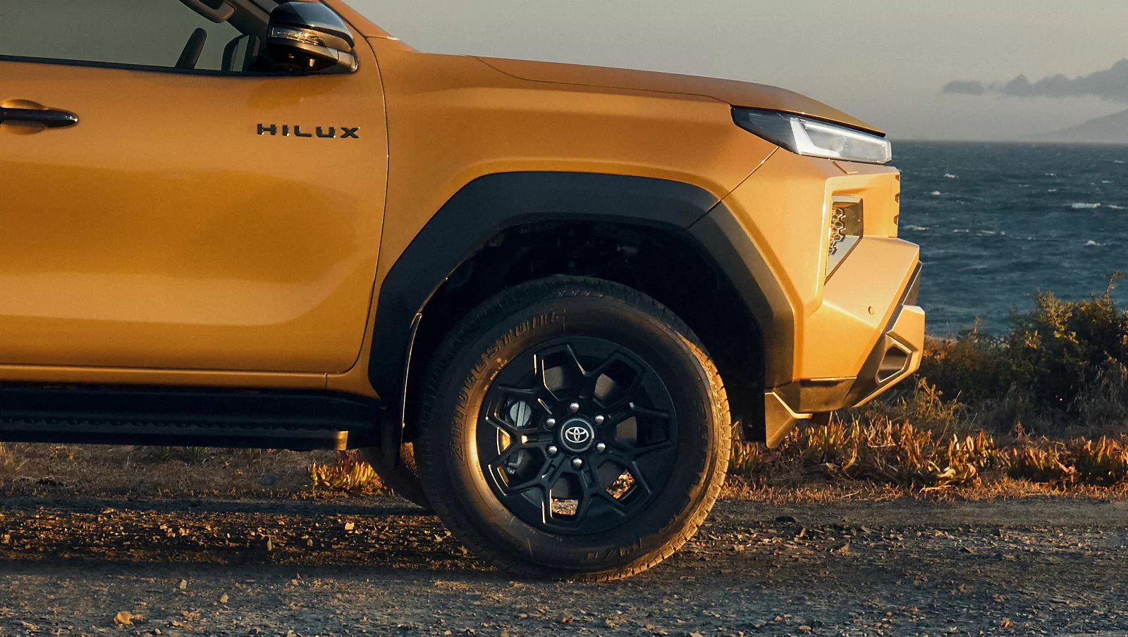 Hilux Invincible išskirtiniai lengvojo lydinio ratai