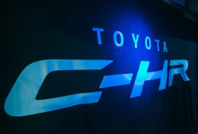 Kviestiniams svečiams pristatytas naujasis TOYOTA miesto visureigis