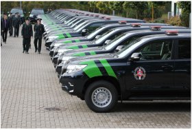 VSAT patruliuos naujais TOYOTA LAND CRUISER visureigiais