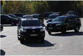VSAT patruliuos naujais TOYOTA LAND CRUISER visureigiais