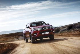 Toyota C-HR ir Hilux debiutas Ženevos automobilių parodoje 2016