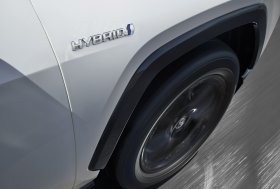 Naujasis TOYOTA RAV4