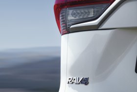Naujasis TOYOTA RAV4