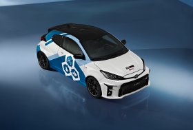 „Toyota“ demonstruoja eksperimentinį vandeniliu varomą „GR Yaris“