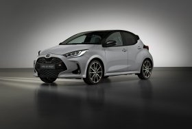 "Yaris GR Sport"