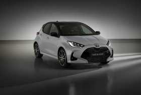 "Yaris GR Sport"
