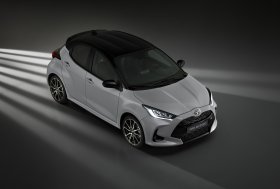 "Yaris GR Sport"