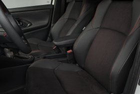 "Yaris GR Sport"