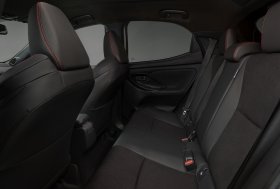 "Yaris GR Sport"