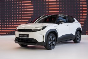Naujasis „Toyota Urban Cruiser“ įkaitins konkurenciją elektrinių B-SUV modelių rinkoje