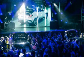 Kviestiniams svečiams pristatytas naujasis TOYOTA miesto visureigis