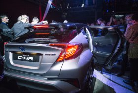 Kviestiniams svečiams pristatytas naujasis TOYOTA miesto visureigis