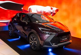 Pristatytas naujasis „Toyota C-HR“ modelis