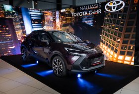Pristatytas naujasis „Toyota C-HR“ modelis