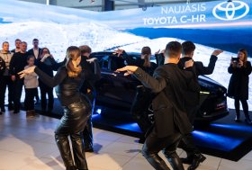 Pristatytas naujasis „Toyota C-HR“ modelis