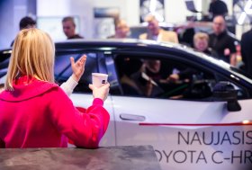 Pristatytas naujasis „Toyota C-HR“ modelis