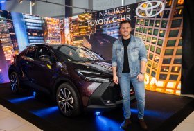 Pristatytas naujasis „Toyota C-HR“ modelis