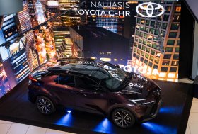 Pristatytas naujasis „Toyota C-HR“ modelis