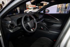 Pristatytas naujasis „Toyota C-HR“ modelis