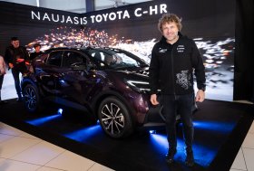 Pristatytas naujasis „Toyota C-HR“ modelis