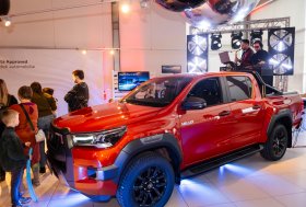Pristatytas naujasis „Toyota C-HR“ modelis