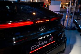 Pristatytas naujasis „Toyota C-HR“ modelis