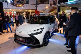 Pristatytas naujasis „Toyota C-HR“ modelis