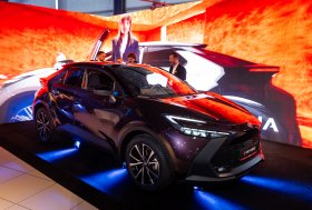 Pristatytas naujasis „Toyota C-HR“ modelis
