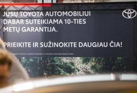 Mototoja kino vakaro akimirkos