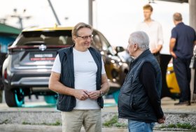 Mototoja kino vakaro akimirkos