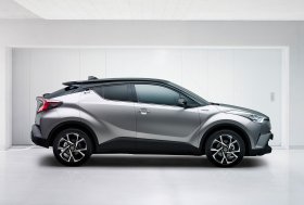 Toyota C-HR ir Hilux debiutas Ženevos automobilių parodoje 2016