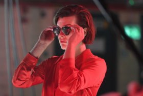 TOYOTA C-HR speklaklis su Milla Jovovich
