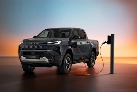 „Toyota“ pristato visiškai naują „Hilux“: bus ir pirmoji elektrinė versija