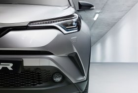 Toyota C-HR ir Hilux debiutas Ženevos automobilių parodoje 2016