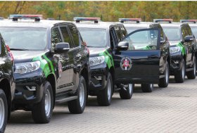 VSAT patruliuos naujais TOYOTA LAND CRUISER visureigiais
