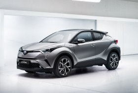 Toyota C-HR ir Hilux debiutas Ženevos automobilių parodoje 2016