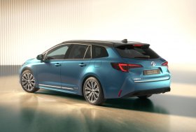 Toyota išskirtinėmis versijomis mini „Corolla“ 60-metį