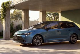 Toyota išskirtinėmis versijomis mini „Corolla“ 60-metį