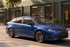 Toyota išskirtinėmis versijomis mini „Corolla“ 60-metį