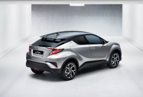 Toyota C-HR ir Hilux debiutas Ženevos automobilių parodoje 2016