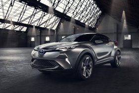 Koncepcinis TOYOTA C-HR automobilis: stulbinanti išvaizda, malonus vairavimas