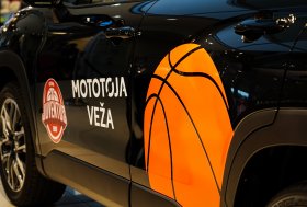 „Juventus“ komandos nariai vairuos „Toyota“ automobilius