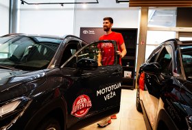 „Juventus“ komandos nariai vairuos „Toyota“ automobilius