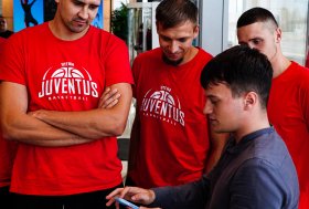 „Juventus“ komandos nariai vairuos „Toyota“ automobilius