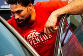 „Juventus“ komandos nariai vairuos „Toyota“ automobilius