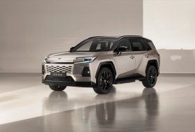 „Toyota“ pristato naujos kartos „RAV4“