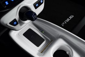 Las Vegase (JAV) „Toyota“ gamintojas pristatė naujos, jau ketvirtosios kartos hibridinį automobilį „Toyota Prius“