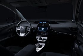 Las Vegase (JAV) „Toyota“ gamintojas pristatė naujos, jau ketvirtosios kartos hibridinį automobilį „Toyota Prius“