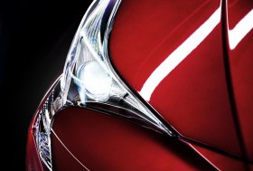 Las Vegase (JAV) „Toyota“ gamintojas pristatė naujos, jau ketvirtosios kartos hibridinį automobilį „Toyota Prius“