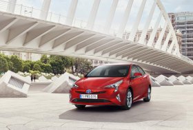 Las Vegase (JAV) „Toyota“ gamintojas pristatė naujos, jau ketvirtosios kartos hibridinį automobilį „Toyota Prius“